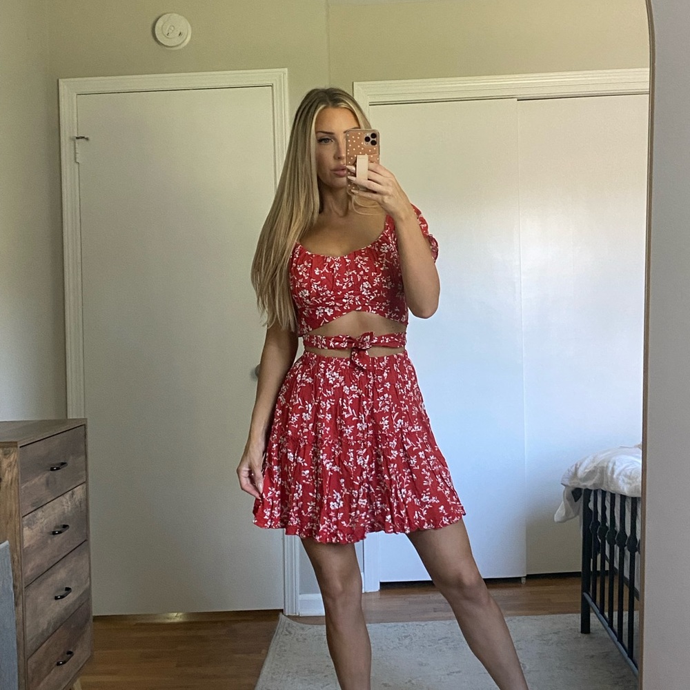 Two piece skirt set